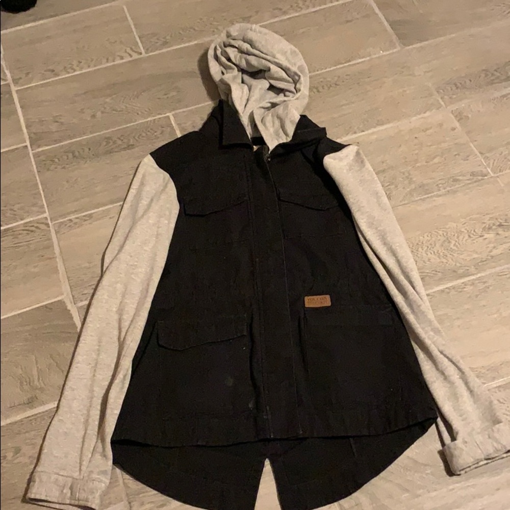 Zip up stylish winter coat!